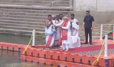 मां के निधन के बाद गंगा ही मेरी माता, वाराणसी में भावुक हो गए PM मोदी