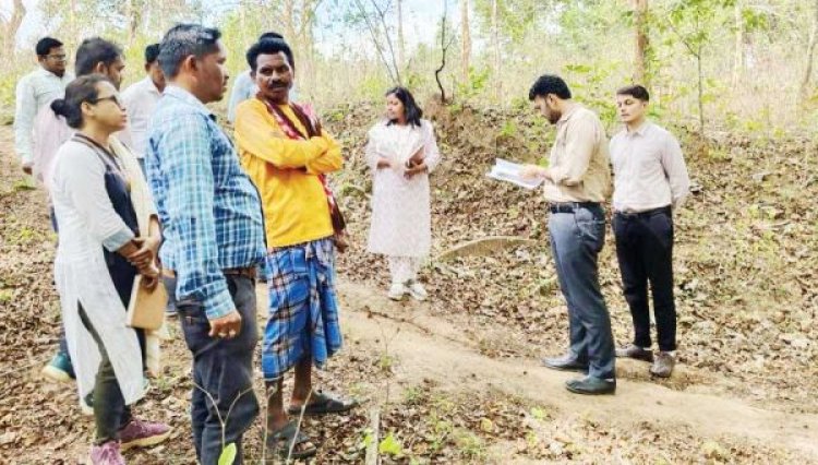 अंतिम व्यक्ति तक पहुंचाएं लाभ- कलेक्टर