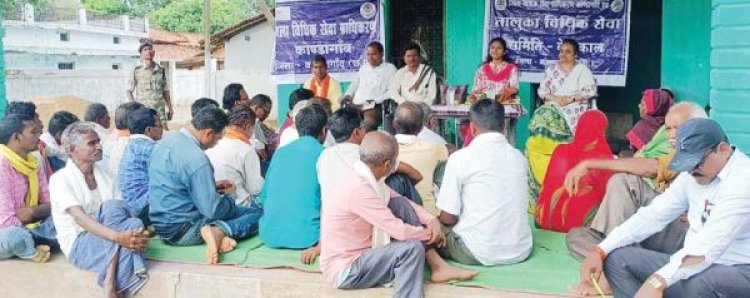 ग्रामीणों को दी कानूनी जानकारी