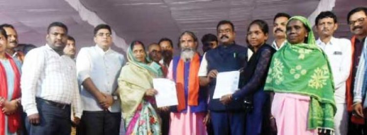 जनसमस्या निवारण शिविर में शामिल हुए सांसद और विधायक