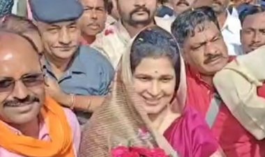 टीकमगढ़ पहुंची प्रभारी मंत्री कृष्णा गौर:कार्यकर्ताओं से मुलाकात के बाद कलेक्ट्रेट में लेंगी अधिकारियों की बैठक