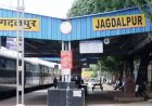बारिश को देखते रोकी गई यात्री ट्रेन व नाइट एक्सप्रेस