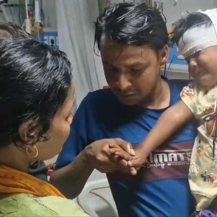 माता-पिता को देख खुश हो गया लकी:27 अगस्त को असलाना रेलवे ट्रैक पर घायल मिला था, शराब के नशे में रहते हैं माता-पिता