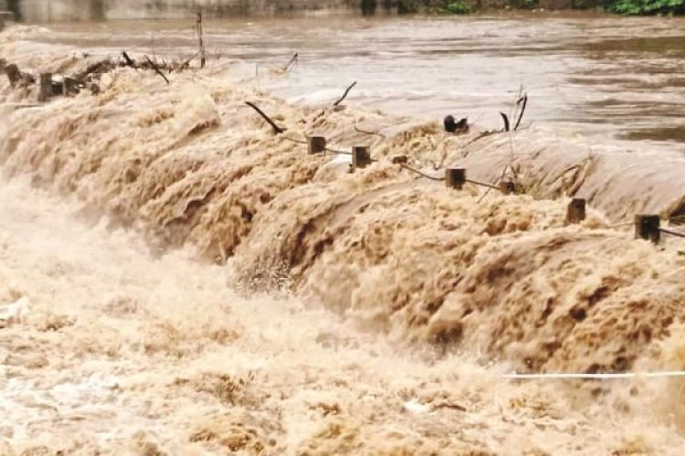 तेज बारिश, धमतरी माडमसिल्ली सडक़ मार्ग बंद