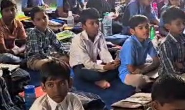 दमोह के सीएम राइज स्कूल के छात्र बोले:पीने का पानी पर्याप्त नहीं, जमीन पर बैठना मजबूरी, प्रशासन दिलाए फर्नीचर