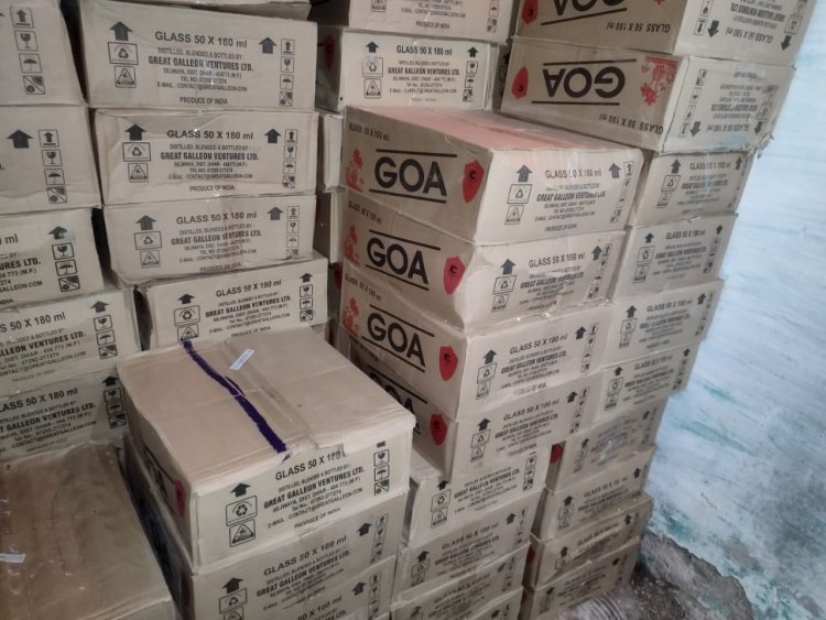 जिला बलौदा बाजार भाटापारा के ग्राम केसदा थाना हथबंध में कल रात जिला पुलिस बल द्वारा 532 पेटी शराबजप्त किया गया