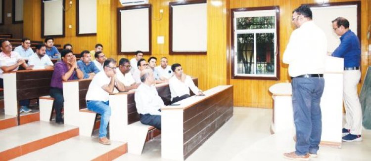 शास. डॉक्टरों की आयुष्मान अस्पतालों में सेवाओं पर प्रतिबंध पर बिफरा आईएमए