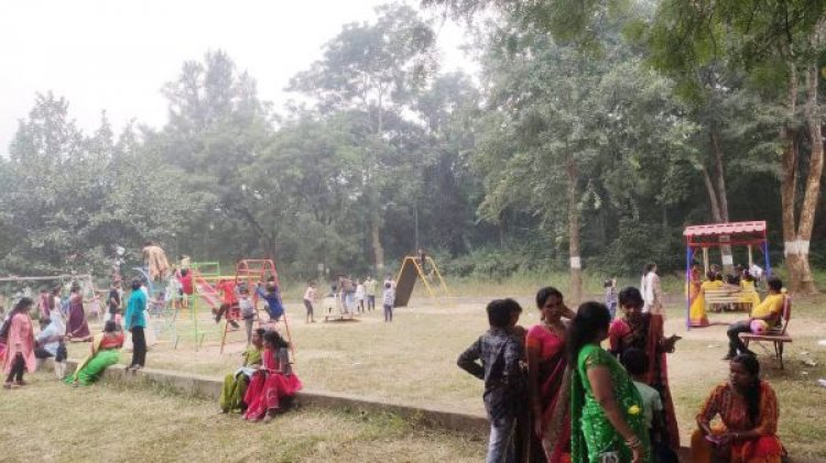 आंवला नवमी : पर्यटन स्थलों पर रही भारी भीड़, वनभोज का लुत्फ