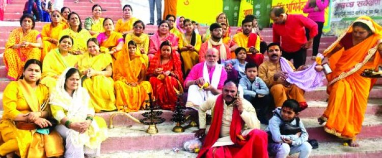 कार्तिक पूर्णिमा पर प्रांतीय अखण्ड ब्राह्मण समाज ने की महाआरती और दीपदान