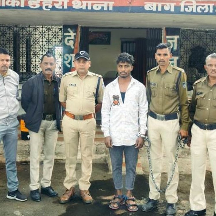 धार पुलिस ने की नाइट कॉम्बिंग गश्त:132 वारंटियों की हुई गिरफ्तारी, 5 हजार का इनामी आरोपी भी पकड़ाया