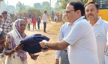 नव रचना सेवा संस्थान ने जरूरतमंदों को बांटे कंबल:भोपाल के बिलखिरिया स्थित शांति नगर में हुआ आयोजन
