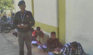 नेपा थाना परिसर में लगा रोजगार शिविर:युवाओं ने सुरक्षा जवान, सुपरवाइजर, भर्ती अधिकारी के लिए दिया टेस्ट, एक घंटे की लिखित परीक्षा भी हुई