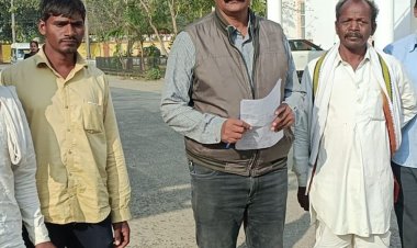 बैतूल में ट्रैक्टर खरीदने आदिवासियों से ठगी:कागजातों पर करवाए दस्तखत, अब बैंक से किश्त भरने आ रहे कॉल, कलेक्टर से की शिकायत