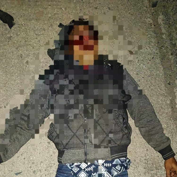 सड़क हादसे में एक की मौत, दो घायल:दमोह-छतरपुर मार्ग पर बाइक को टक्कर मारकर भागा बोलेरो चालक