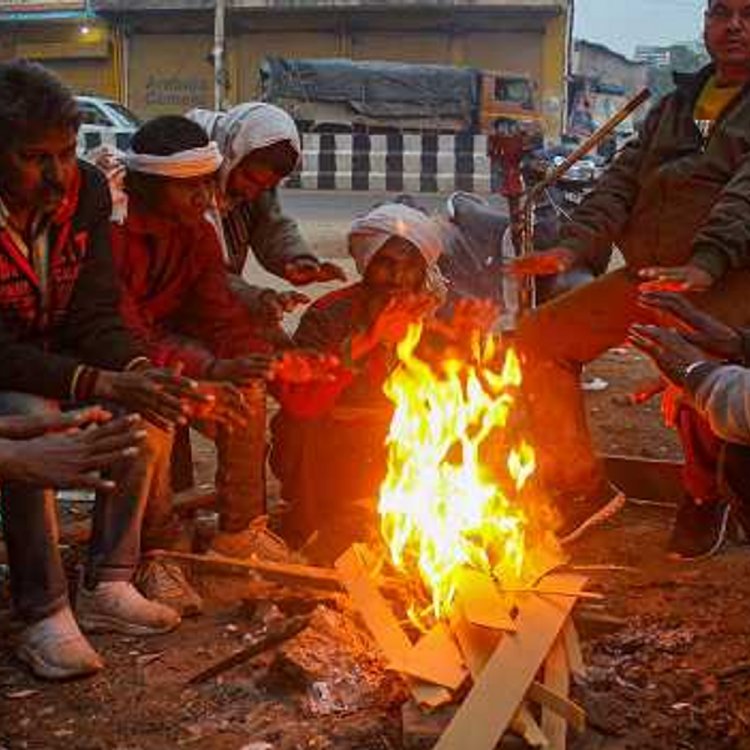 छिंदवाड़ा में कड़कड़ाती ठंड का दौर जारी:ग्रामीण क्षेत्रों में 3.7 डिग्री तक लुढ़का तापमान, शहरी क्षेत्र में 6.9 रहा टेम्प्रेचर