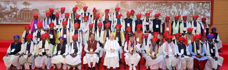 शाह ने आत्मसमर्पित नक्सलियों से की चर्चा