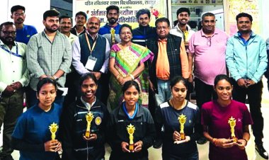 शा.दु.ब. महिला महाविद्यालय में स्क्वैश की चयन प्रतियोगिता