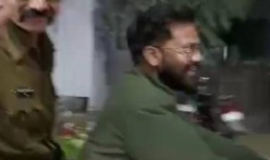 पुष्पा के 'शेखावत सर' के किरदार में दिखा इंदौर कॉन्स्टेबल:हाथ में सिगरेट, बिना हेलमेट पहने बाइक पर बैठे बनाई रील; यूजर्स बोले- इनका चालान नहीं कटेगा?