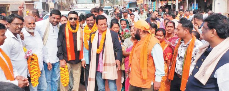 जिलाध्यक्ष बनने के बाद प्रथम नगर आगमन पर देशमुख का स्वागत