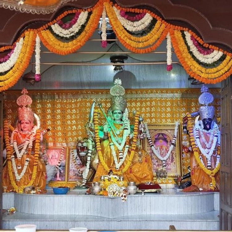 बसंत पंचमी पर वैष्णवधाम इंदौर में प्राण प्रतिष्ठा महोत्सव:मां दुर्गा, काली, सरस्वती और शिव परिवार का पुष्प-फलों से विशेष शृंगार