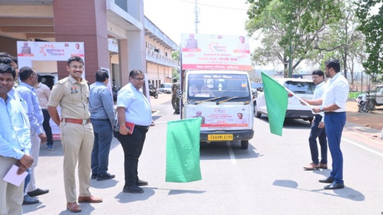 रायपुर : प्रभारी सचिव  हिमशिखर गुप्ता ने सुशासन तिहार जागरूकता रथ को हरी झण्डी दिखाकर किया रवाना