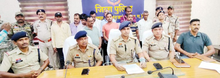 शंकरगढ़ और कुसमी सहकारी बैंक में 26 करोड़ से अधिक का गबन, 11 आरोपी गिरफ्तार