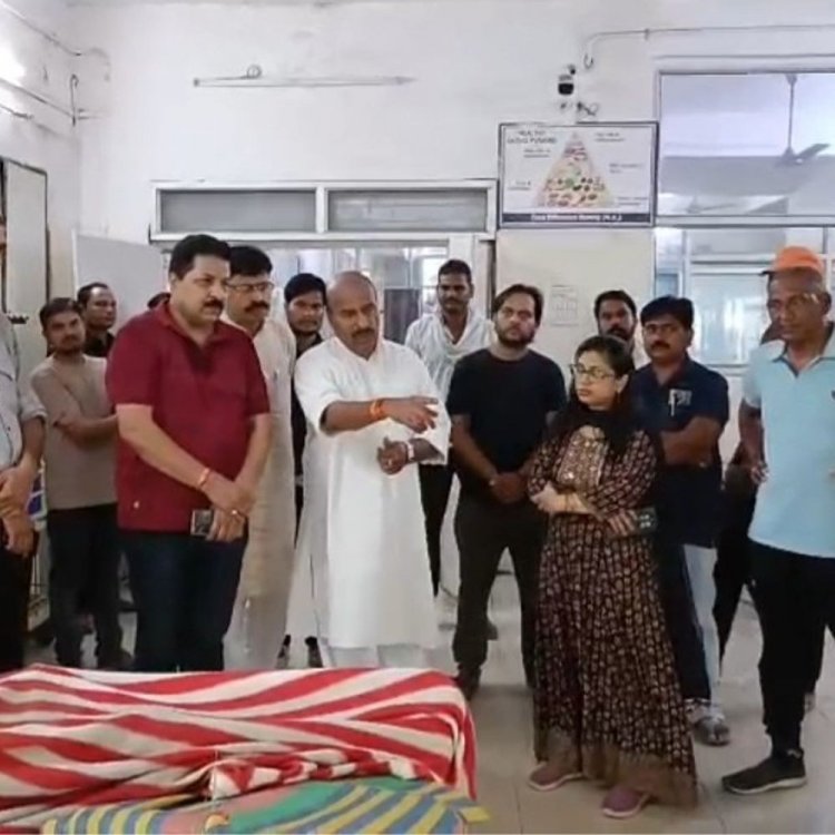 केंद्रीय मंत्री ने किया अस्पताल का निरीक्षण:इमरजेंसी वार्ड की व्यवस्था दुरुस्त रखने के निर्देंश, दवाओं के स्टॉक की जानकारी ली