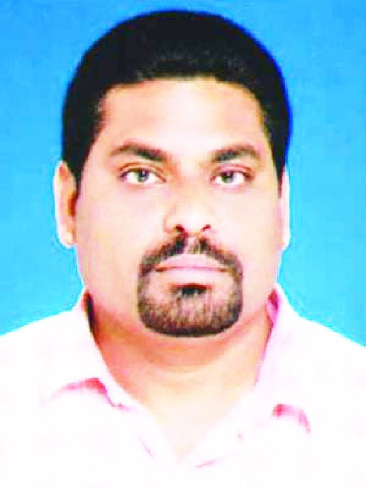 सरकारी अंग्रेजी स्कूल में हिन्दी माध्यम के शिक्षक की नियुक्ति पर आपत्ति