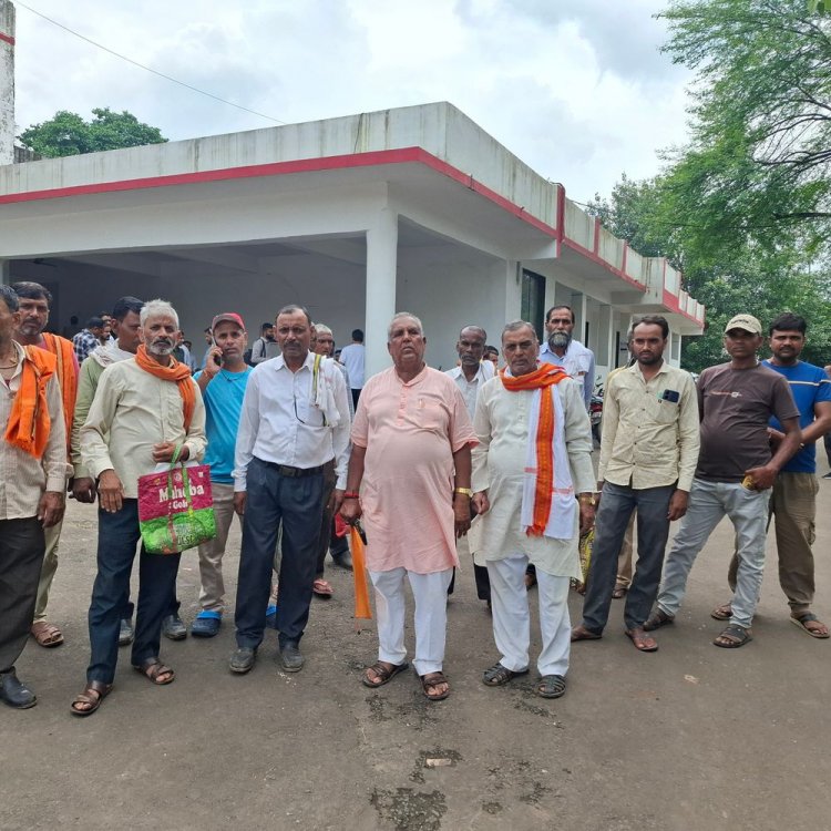 ग्रामीणों बोले– पीढ़ियों से रह रहे, अब कहां जाए:सिगनपुरी में 20 साल से रह रहे 45 परिवारों को जमीन खाली करने का आदेश