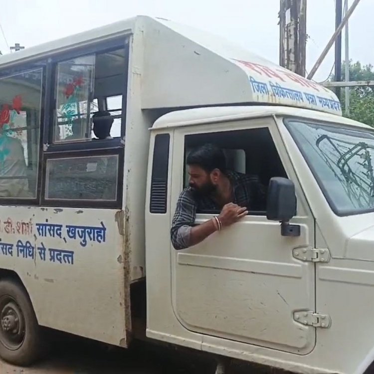 घर में सो रही महिला को सांप ने काटा, मौत:पन्ना में कीचड़ के कारण चारपाई पर रखकर ले गए, तीन घंटे देरी से पहुंची अस्पताल