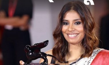 अनुपर्णा रॉय को वेनिस फिल्म फेस्टिवल में बेस्ट डायरेक्टर अवॉर्ड:इंग्लिश लिटरेचर में ग्रेजुएट, कॉल सेंटर में जॉब की, 'सॉन्ग्स ऑफ फॉरगॉटन ट्रीज' फिल्म बनाई