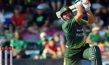 श्रीलंका के ख़िलाफ़ चमके पाकिस्तानी गेंदबाज़, पर फैंस ने उठाए सवाल