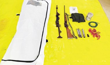 मुठभेड़ में 5 लाख का ईनामी नक्सली ढेर, हथियार और विस्फोटक सामान बरामद