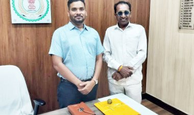 जनपद सीईओ से अनिल अग्रवाल ने की मुलाकात