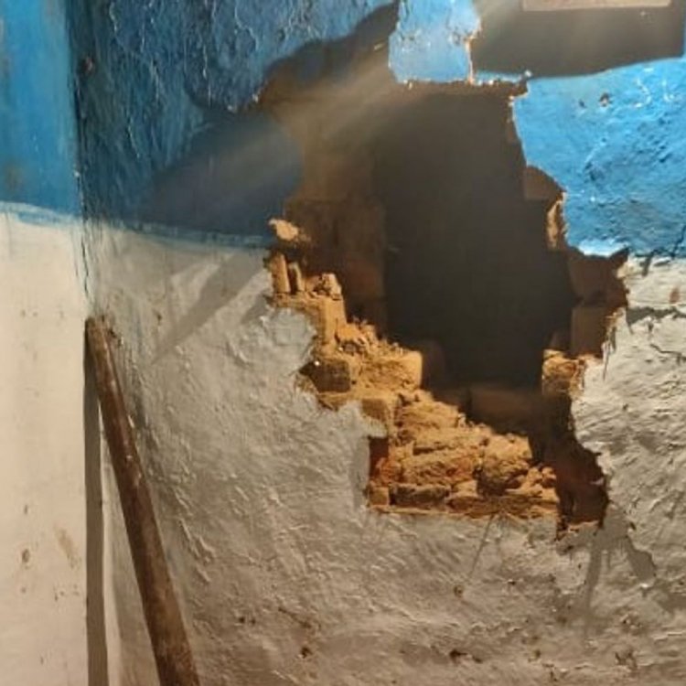 मंडला में हाथियों ने मचाया उत्पात, 3 घर तोड़े:एक बैल घायल, ग्रामीण इलाके में रातभर किया हंगामा; विधायक ने ठोस कदम उठाने की मांग