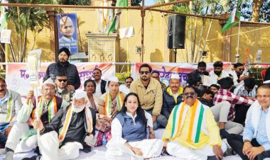 कांग्रेस का मनरेगा बचाओ संघर्ष एक दिवसीय उपवास व धरना