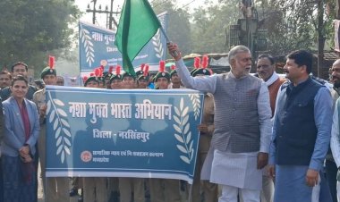 मंत्री प्रहलाद पटेल ने नशामुक्ति रैली को दिखाई हरी झंडी:बोले-नई पीढ़ी को बचाना है तो नशे से दूर करना होगा; गांधी जी की प्रतिमा पर माल्यार्पण किया