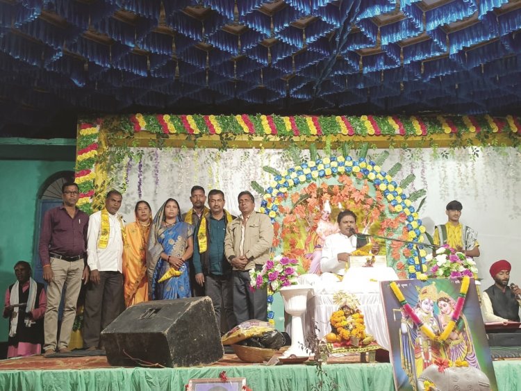 सच्चा सुख महलों में नहीं, संतोष और प्रेम में है -पं. त्रिपाठी