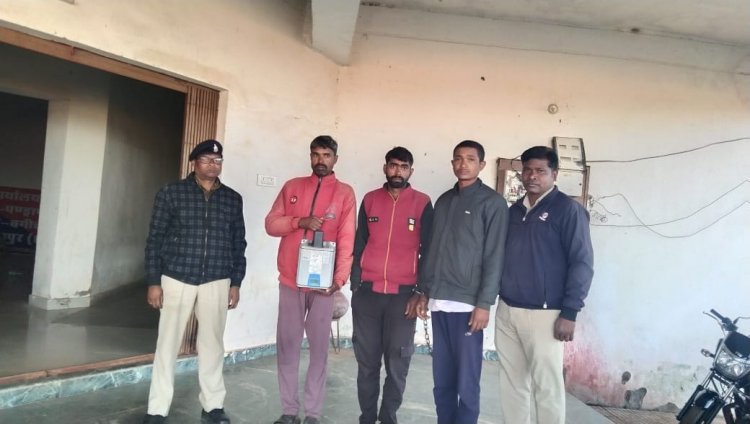 खेत से सोलर सबमर्सिबल पंप का स्टार्टर  चोरी, दो आरोपी और खरीददार गिरफ्तार