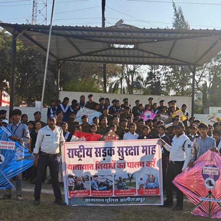 सड़क सुरक्षा जीवन रक्षा थीम पर यातायात अभियान:मकर संक्रांति पर पतंगों से दिया जागरूकता का संदेश