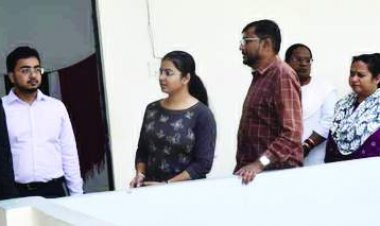 हथियार छोड़ अब हाथों में थामे औजार