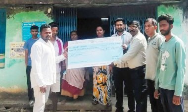 दिवंगत हितग्राही के परिवार को मिला 2 लाख का चेक