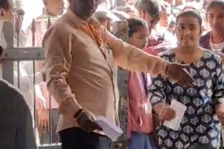 हाईस्कूल परीक्षा: पहले पेपर में नकल का कोई मामला नहीं:बैतूल जिले के 127 केंद्रों पर 19 हजार से अधिक छात्र हुए शामिल