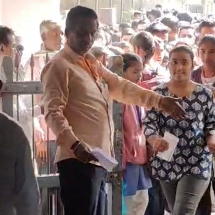 हाईस्कूल परीक्षा: पहले पेपर में नकल का कोई मामला नहीं:बैतूल जिले के 127 केंद्रों पर 19 हजार से अधिक छात्र हुए शामिल