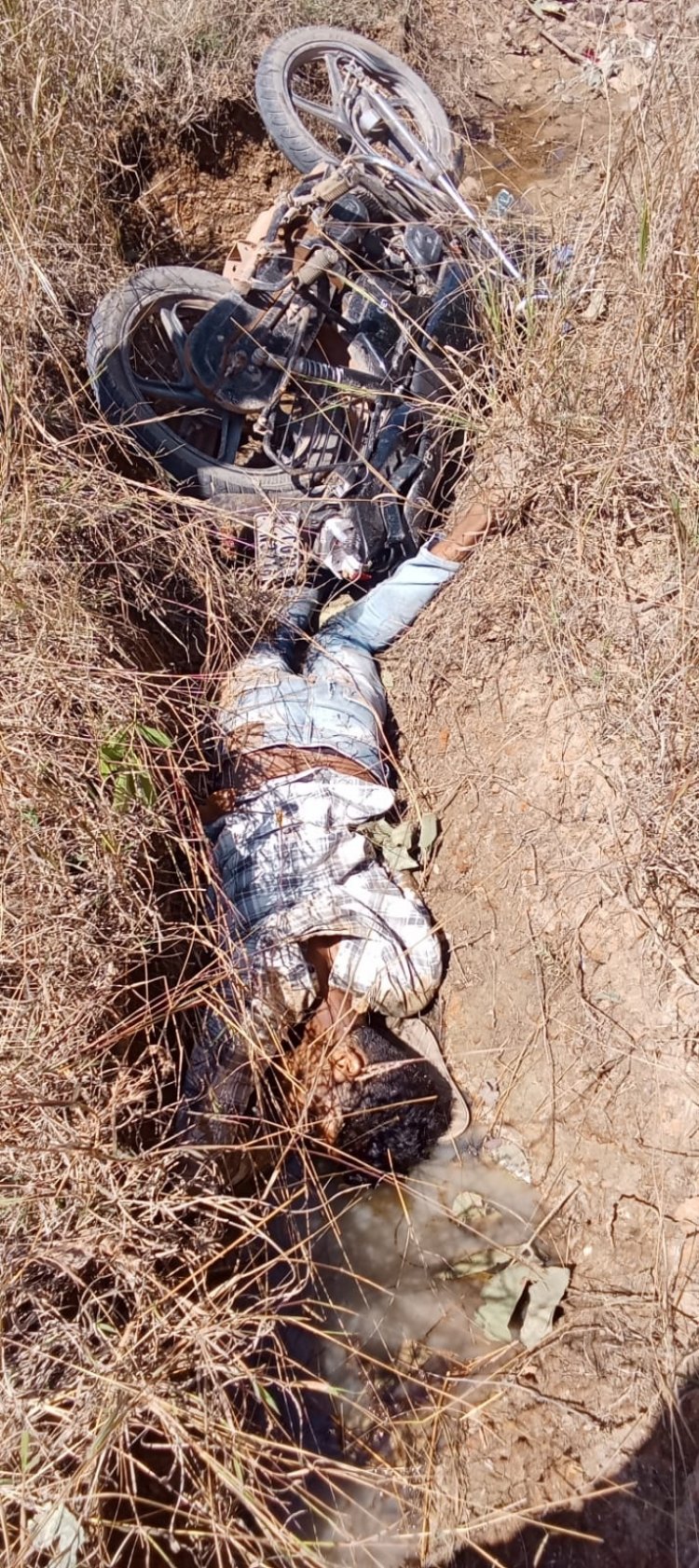 राजिम कुंभ से लौटते हादसा,  एक की मौत, एक गंभीर